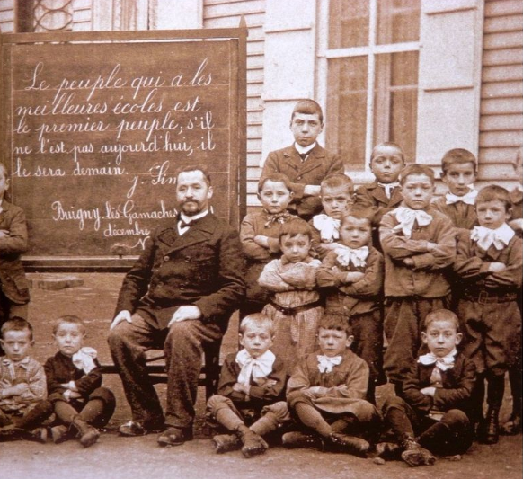 ECOLE 1858